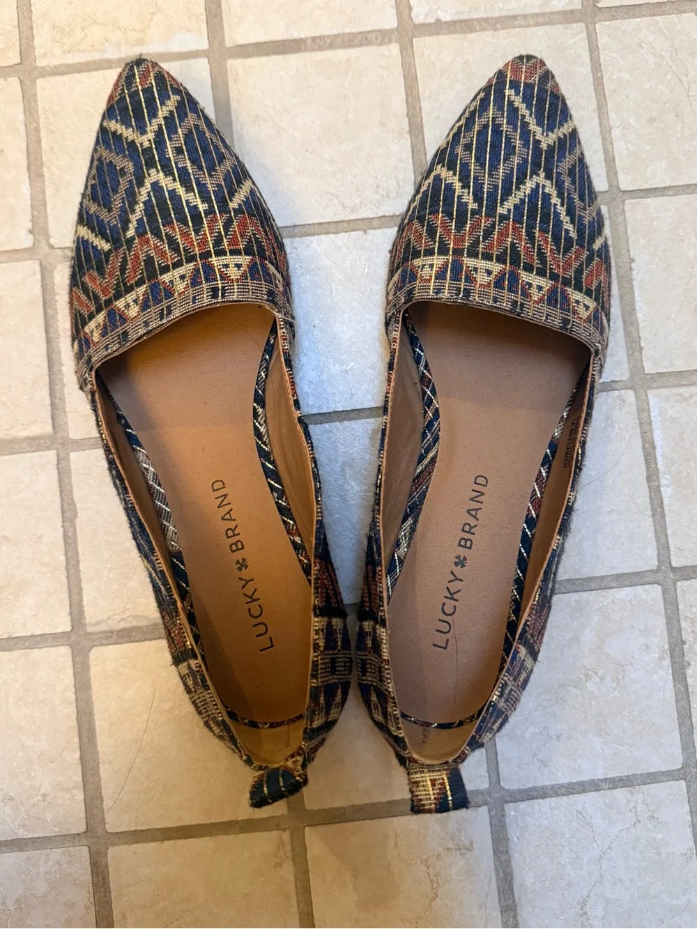 Woven Pointed-Toe Lucky Brand Flats in Navy, Red, and Gold - size 6